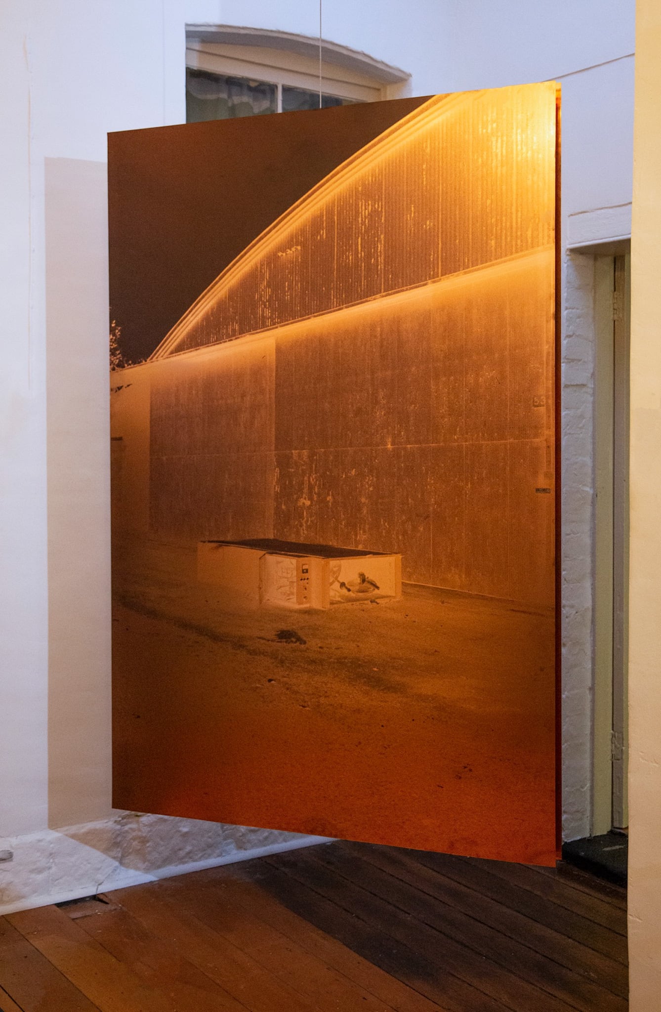 <p><i>Camér</i>, 2018, UV Pigment Prints on Copper Plates, 1800 x 1100mm, installation view, Y.M.O at HOME, 2019.</p>